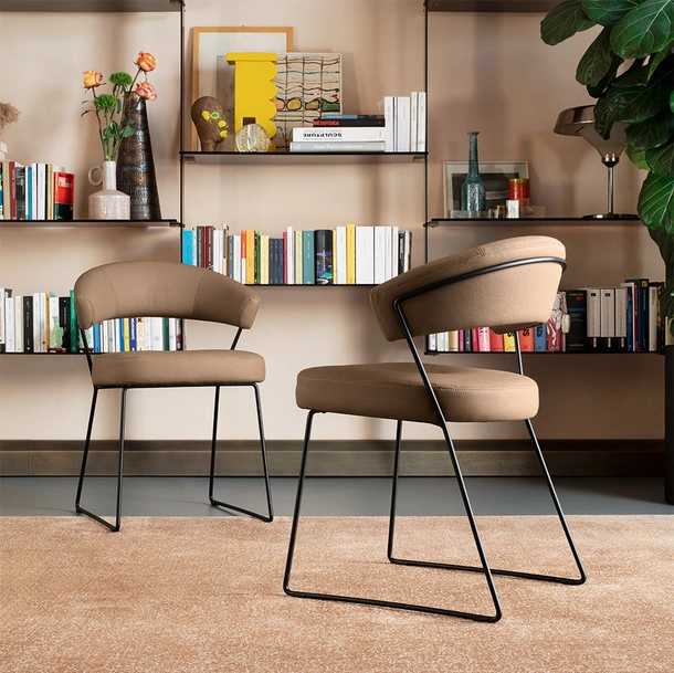 Sedia in ecopelle Ny Anniversary di Connubia