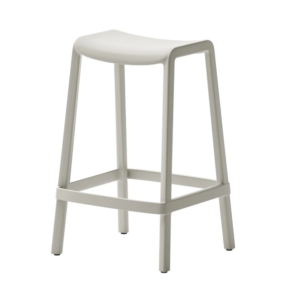 Sgabello Dome in polipropilene di Veneta Cucine