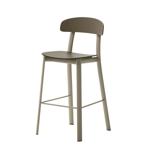 Sgabello Emma in polipropilene con struttura in metallo di Veneta Cucine