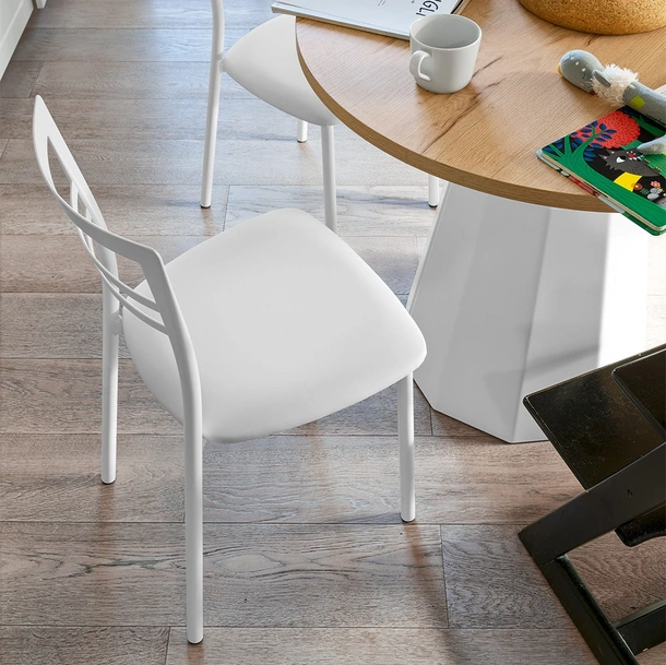 Sedia Go! in metallo ed ecopelle di Connubia