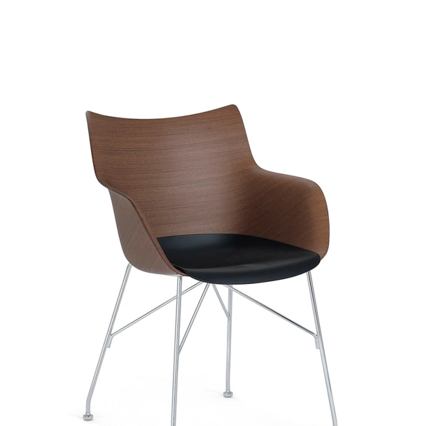 Sedia Q Wood con scocca in legno e base in acciaio cromato di Kartell
