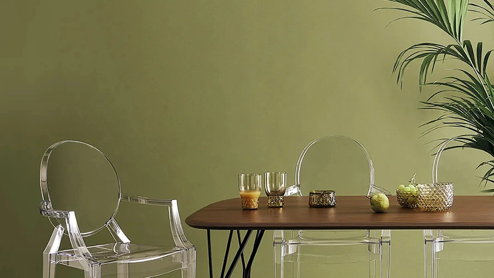 Sedia impilabile Louis Ghost di Kartell