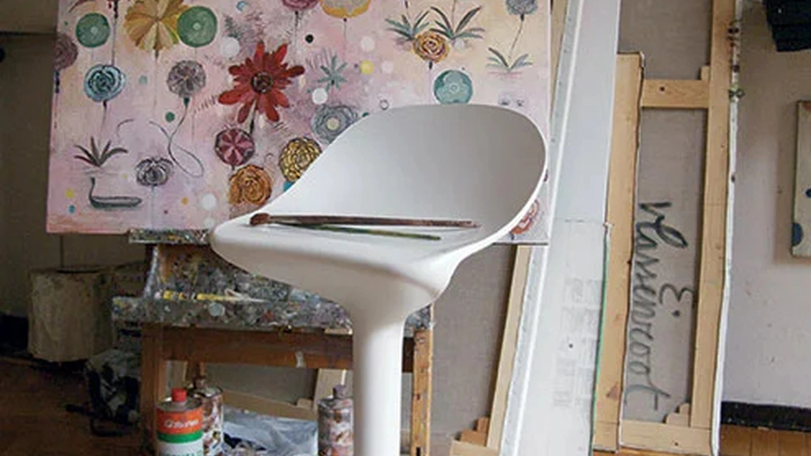 Sgabello Spoon Stool in polipropilene Nero di Kartell