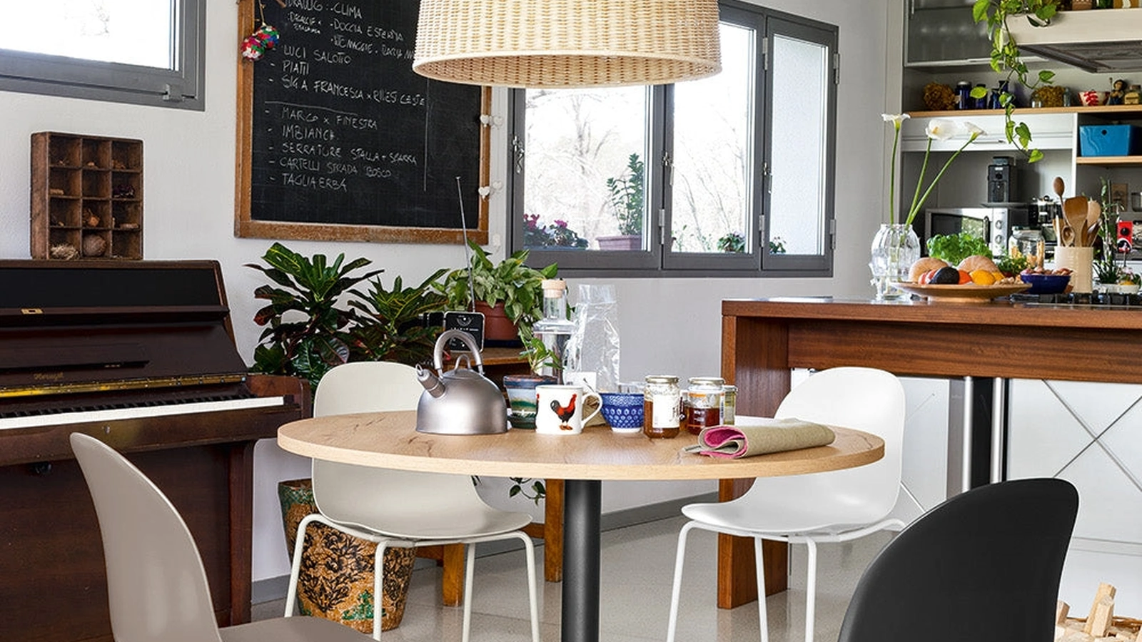 Tavolo rotondo Cocktail di Connubia