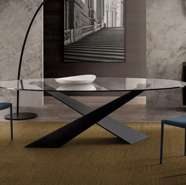 Tavolo ovale Living con top in Cristallo e base in metallo verniciato di Riflessi