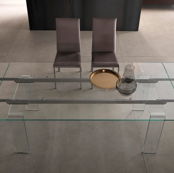 Tavolo allungabile con piano rettangolare in cristallo extrachiaro trasparente, con angoli arrotondati Plano di Riflessi