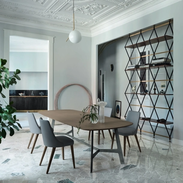 Tavolo Vertigo in Rovere Argilla di Sangiacomo