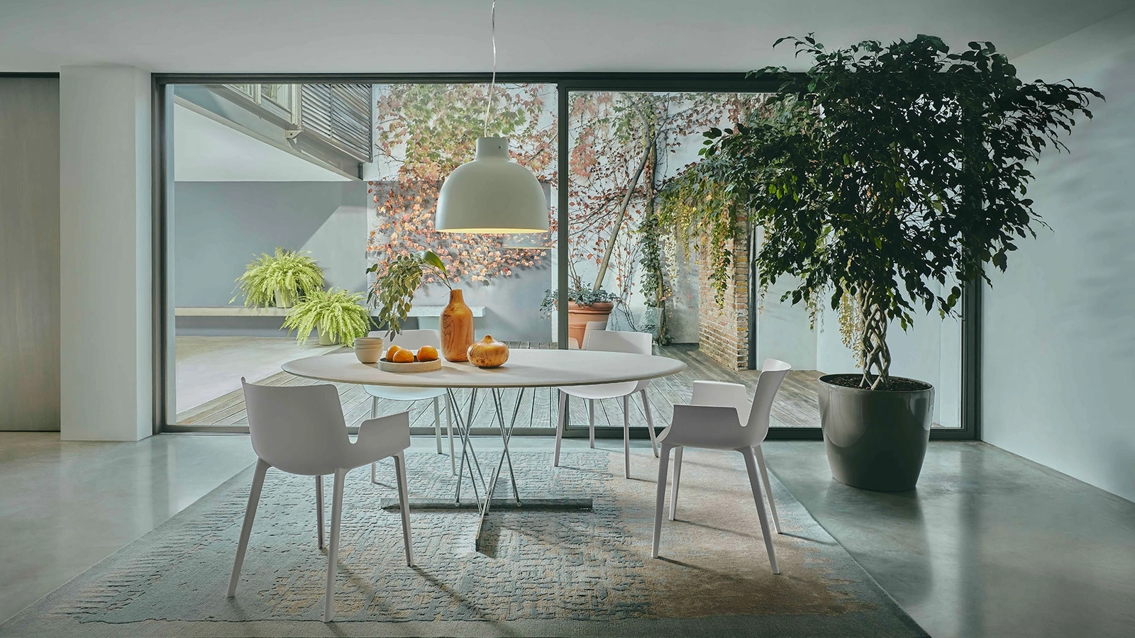 Tavolo Viscount of Wood Tondo con top in Frassino di Kartell