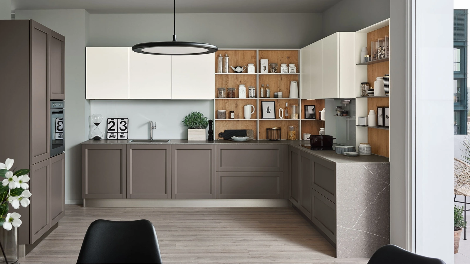 Cucina Moderna angolare Milano 06 in laccato Grigio e Bianco di Veneta Cucine